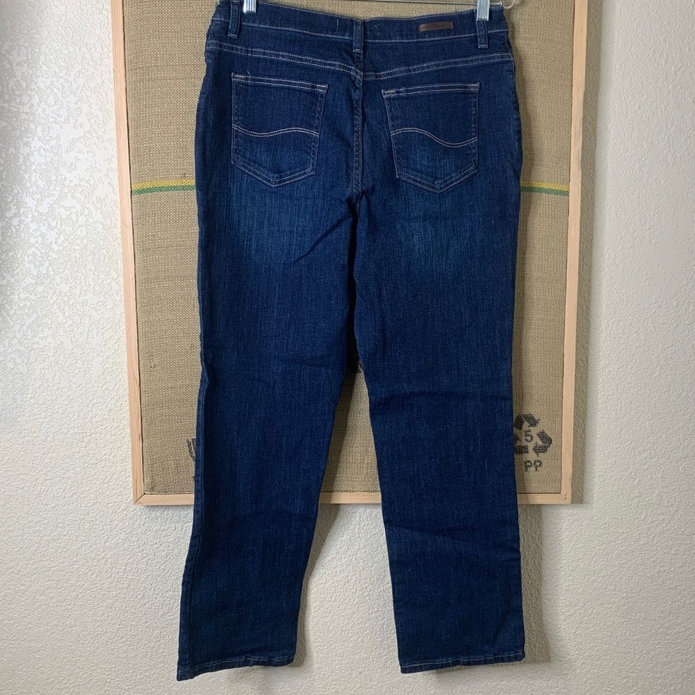 Lee Women's RELAXED FIT, straight leg, Dark Blue Jeans, size 12 short - Picture 2 of 12